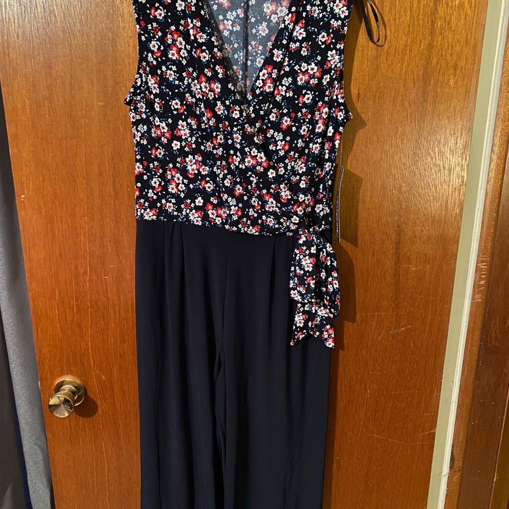 Nina Leonard Jumpsuit faux wrap wide leg sleeveless floral black red Medium